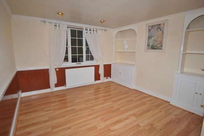 2 Bedroom Flat To Rent In Hatfield Road, St Albans, AL1