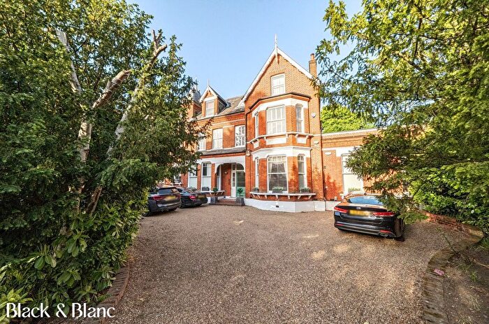 3 Bedroom Flat For Sale In Wickham Road, Beckenham, BR3