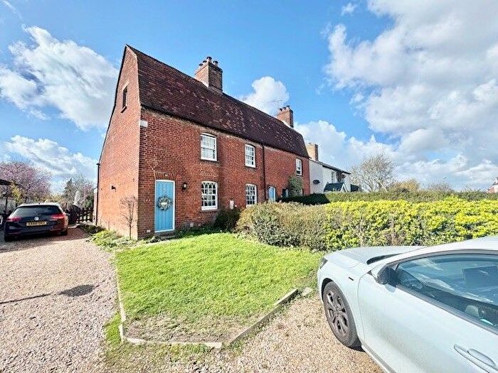 3 Bedroom Cottage To Rent In Patching Hall Lane, Chelmsford, CM1
