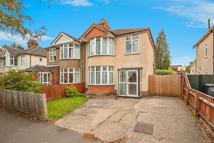 3 Bedroom Semi-detached House For Sale In Westbury Road, Ipswich, IP4