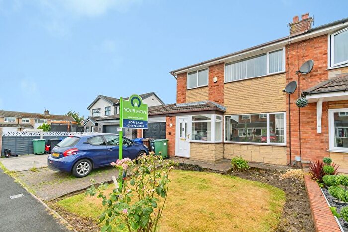 3 Bedroom Semi-Detached House For Sale In Winston Close, Radcliffe, Manchester, Greater Manchester, M26