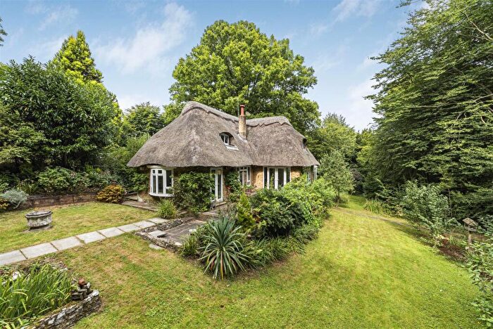 4 Bedroom Cottage To Rent In Chandlers Road, Harvel, DA13