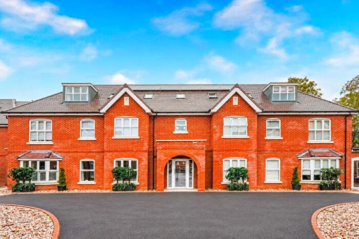 2 Bedroom Flat For Sale In Meadow Court, Evreham Road, Iver, SL0