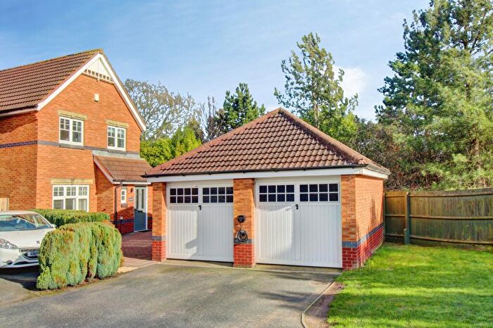 3 Bedroom Detached House For Sale In Ascot Drive, Tamworth, B77