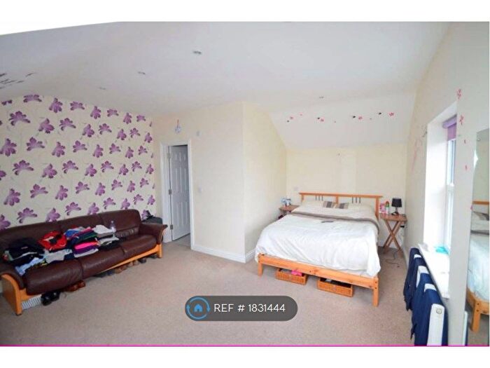 2 Bedroom Maisonette To Rent In Bounty Street, New Bradwell, Milton Keynes, MK13