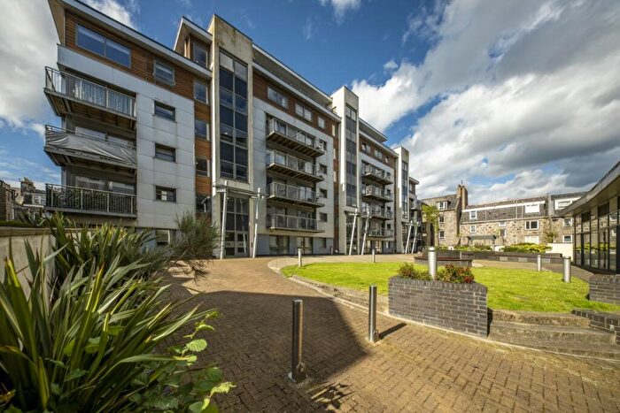 3 Bedroom Flat For Sale In Charlotte Street, City Centre, Aberdeen, AB25