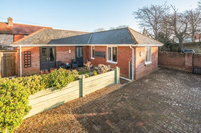 2 Bedroom Detached Bungalow For Sale In High Street, Selsey, PO20