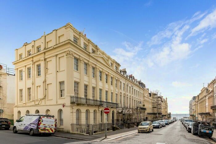 1 Bedroom Flat For Sale In Oriental Place, BN1