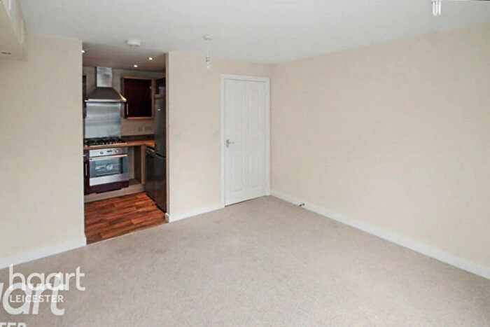 2 Bedroom Apartment For Sale In Pavilion Close, Leicester, LE2