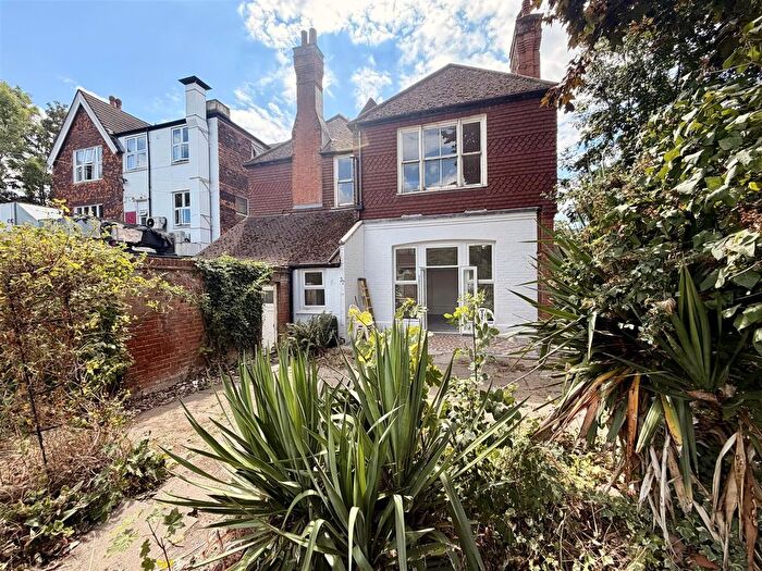 2 Bedroom Flat To Rent In Widmore Road, Bromley, BR1