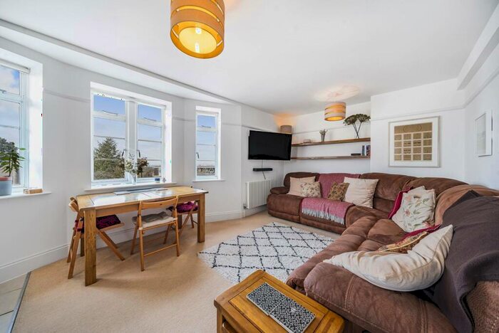 2 Bedroom Flat To Rent In Eaglesfield Road, Shooter's Hill, London, SE18