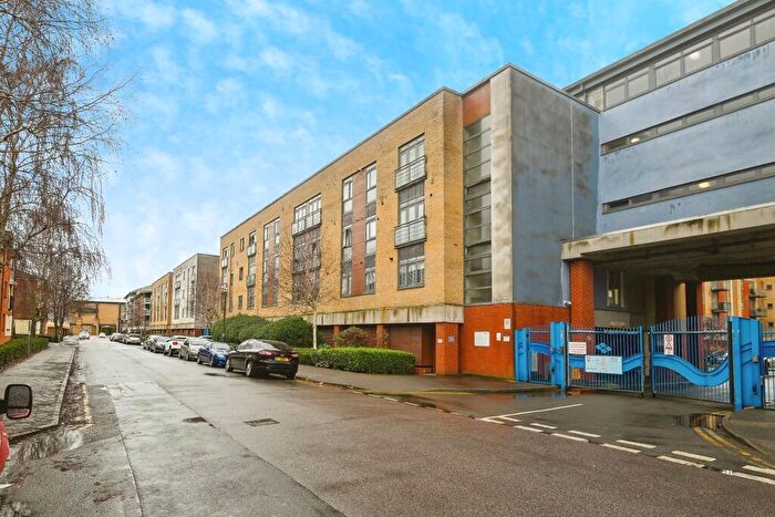 1 Bedroom Apartment For Sale In Wallis Place, Hart Street, Maidstone, ME16