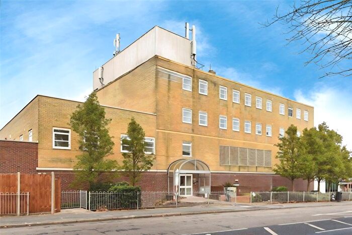 1 Bedroom Flat For Sale In London Road, Blackwater, Camberley, GU17