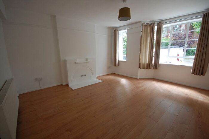 2 Bedroom Flat To Rent In Thornton Avenue, London, W4