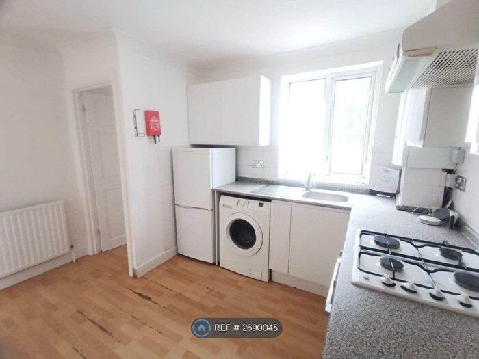 Studio To Rent In Cumberland Road, Reading, RG1