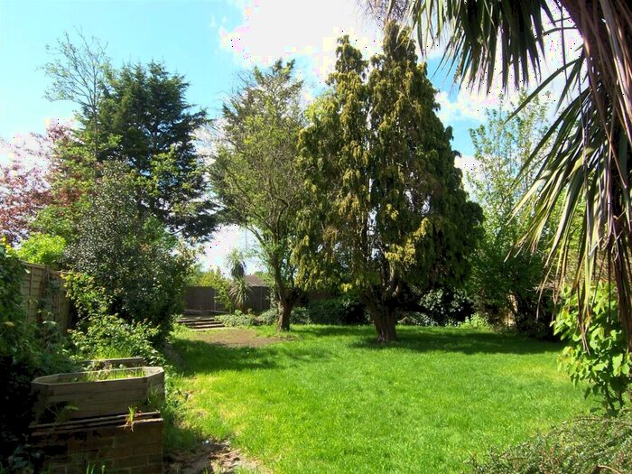 3 Bedroom Semi-Detached House To Rent In Groveland Way, New Malden, KT3