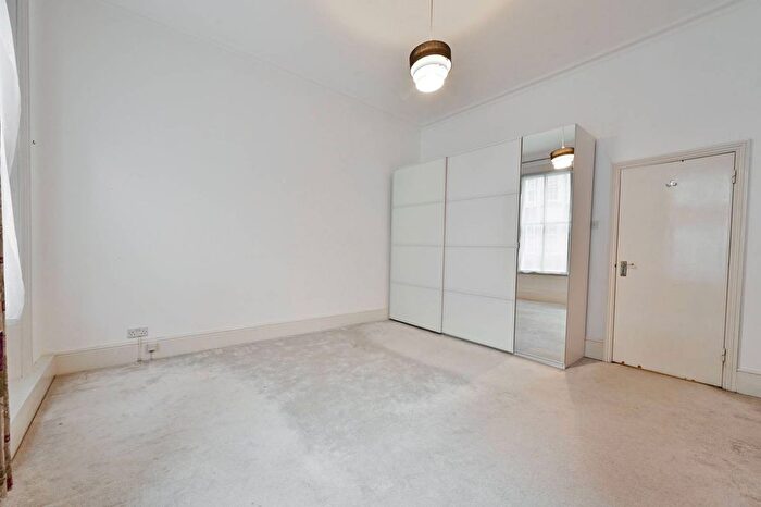 2 Bedroom Flat To Rent In Marylebone High Street, Marylebone, London, W1U
