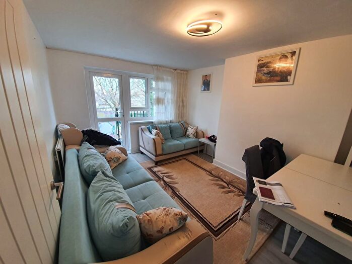 1 Bedroom Flat To Rent In Barrowfield Close, Edmonton, N9