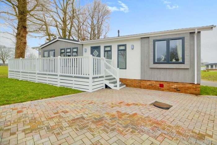 2 Bedroom Mobile/park Home For Sale In Biddenden, Ashford, TN27