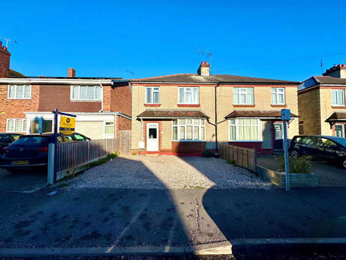 3 Bedroom Semi Detached House To Rent In Swiss Avenue, Chelmsford, Essex, CM1