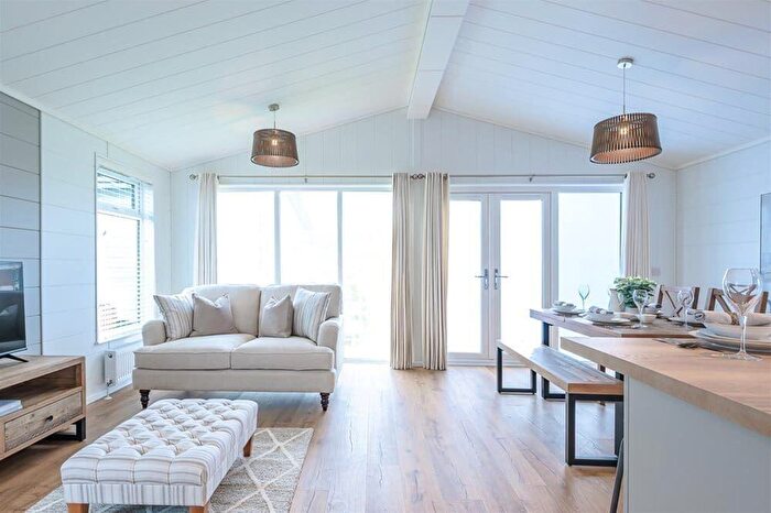 3 Bedroom Lodge For Sale In Wootton Bridge, Ryde, PO33