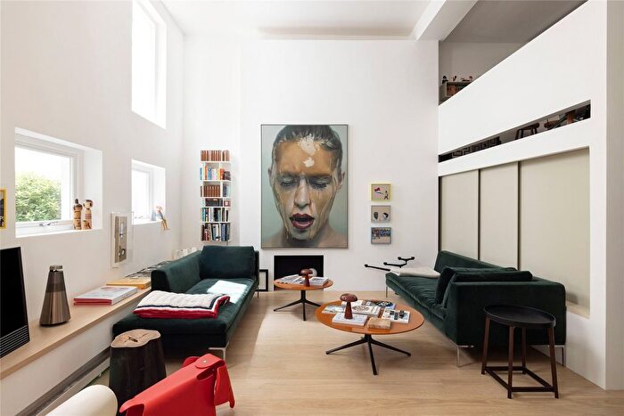 1 Bedroom Flat To Rent In Ladbroke Road, Notting Hill, Kensington Amp; Chelsea, W11