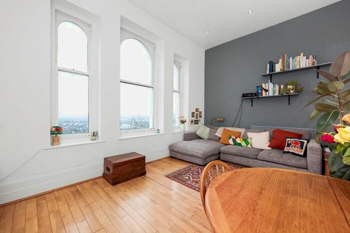 2 Bedroom Flat To Rent In Ross Road, South Norwood, London, SE25