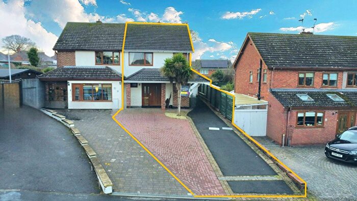 3 Bedroom Semi Detached House For Sale In Cheviot Close, Nuneaton, CV10