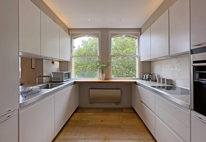 2 Bedroom Flat To Rent In Elm Park Gardens, London, SW10