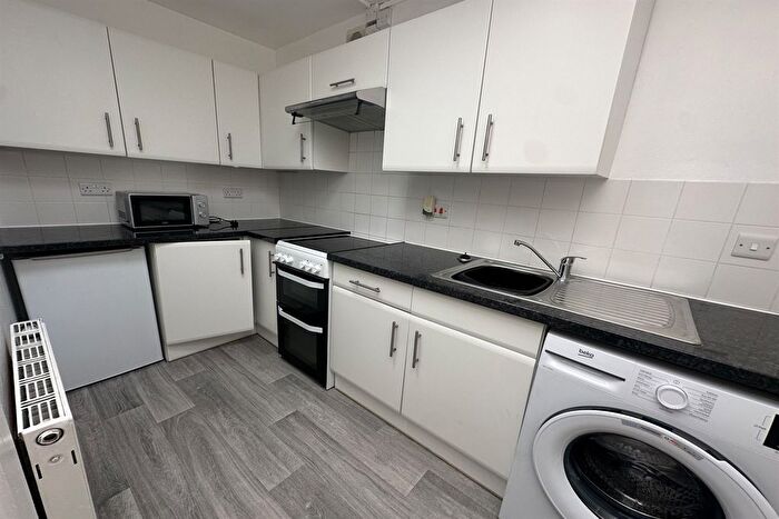 4 Bedroom Flat To Rent In Queens Road, NG9