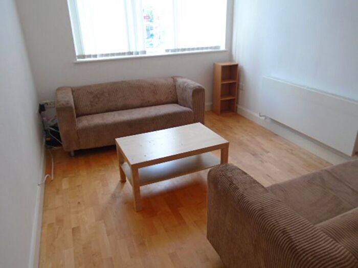 2 Bedroom Flat To Rent In Apt Dain Court, B29