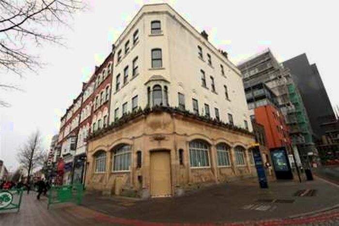 3 Bedroom Flat To Rent In Sutton Court Road, SM1