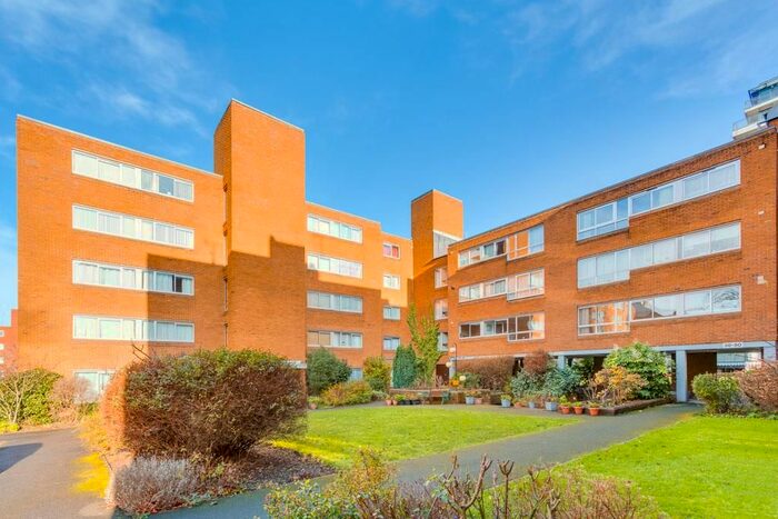 Studio To Rent In Homefield Park, Sutton, SM1