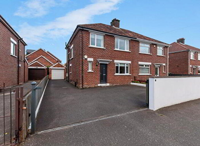 3 Bedroom Semi-Detached House For Sale In Clonallon Gardens, Belfast, BT4