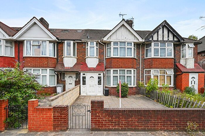 4 Bedroom Terraced House For Sale In Western Avenue, London, W3