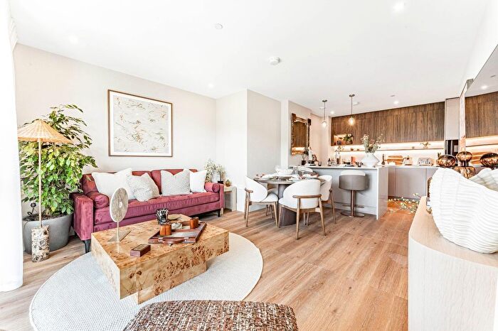 2 Bedroom Flat For Sale In Bow Green, Bow Common Lane, E3