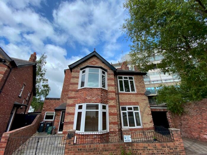 4 Bedroom Detached House To Rent In West Crescent, Darlington, DL3