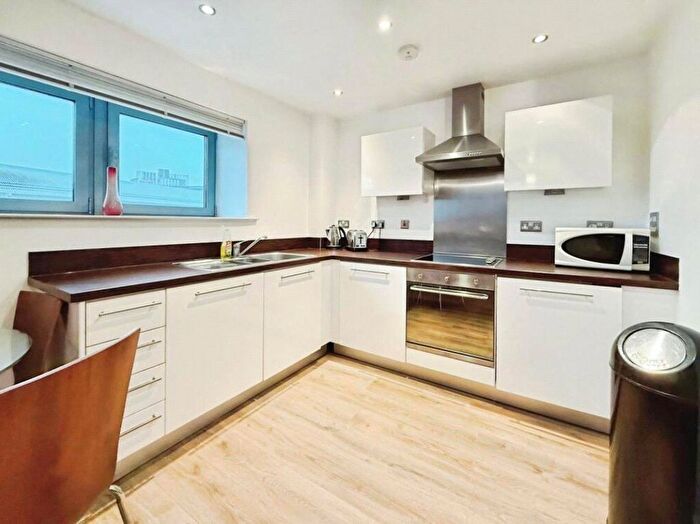 1 Bedroom Flat To Rent In Belvedere Place, London, SE1