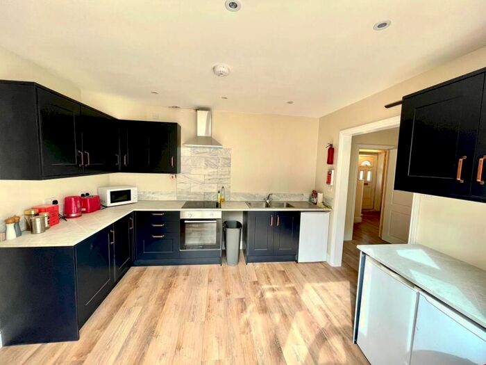 5 Bedroom Property To Rent In Wavell Way, Winchester, SO22