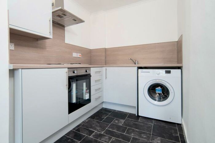 2 Bedroom Flat To Rent In Brachelston Street, Greenock, PA16