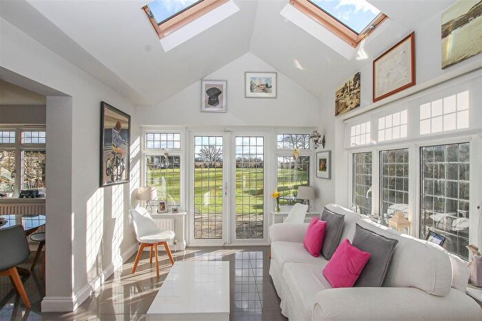 4 Bedroom Detached House For Sale In Chelmsford Road, Blackmore, Ingatestone, CM4