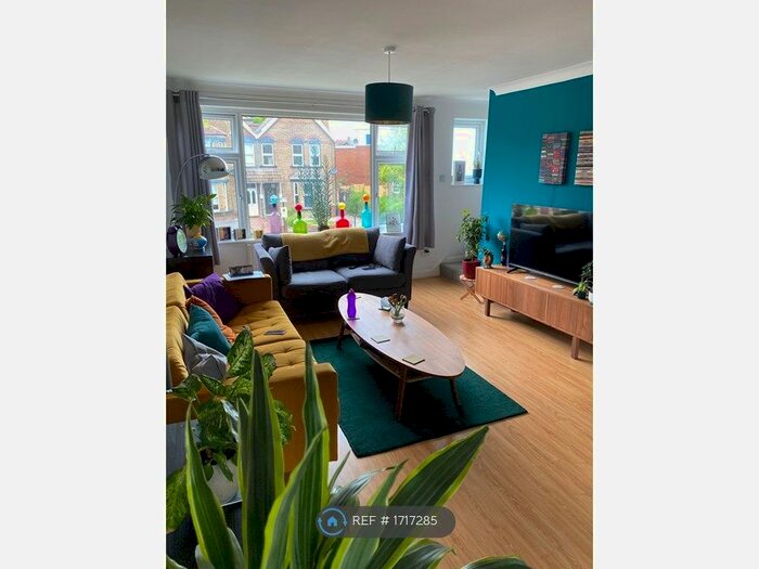 2 Bedroom Flat To Rent In Willridge Court, London, E11