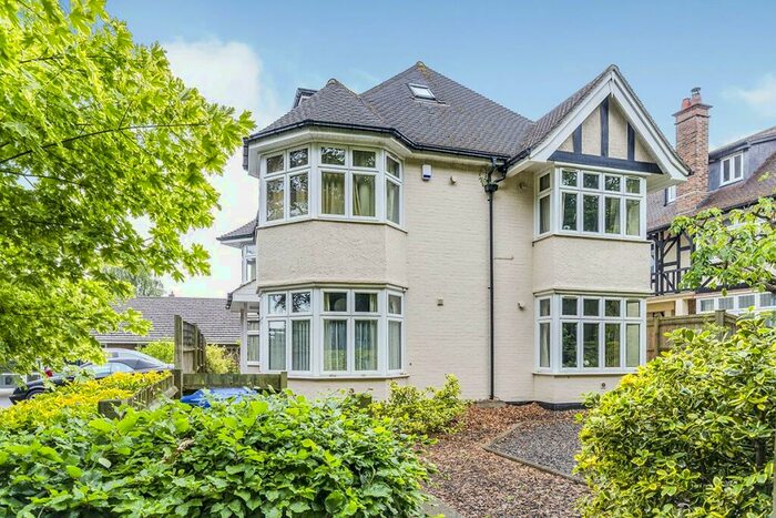 1 Bedroom Flat To Rent In Hill Lane, Southampton, SO15