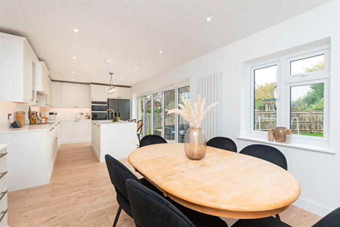 5 Bedroom Detached House For Sale In Cheshunt Close, Meopham, Kent, DA13