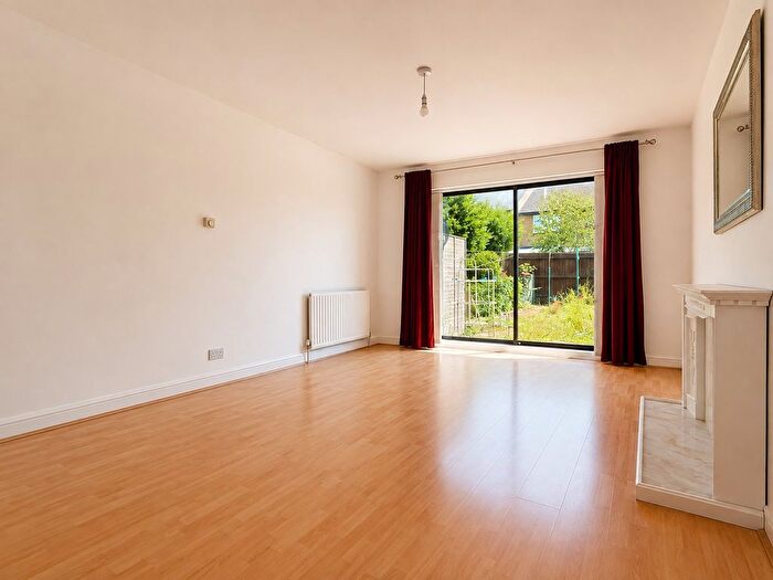 2 Bedroom Terraced House For Sale In Church Lane, SW17