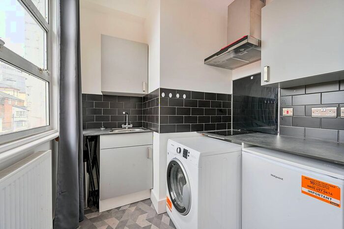 Studio To Rent In Drayton Green Road, West Ealing, London, W13