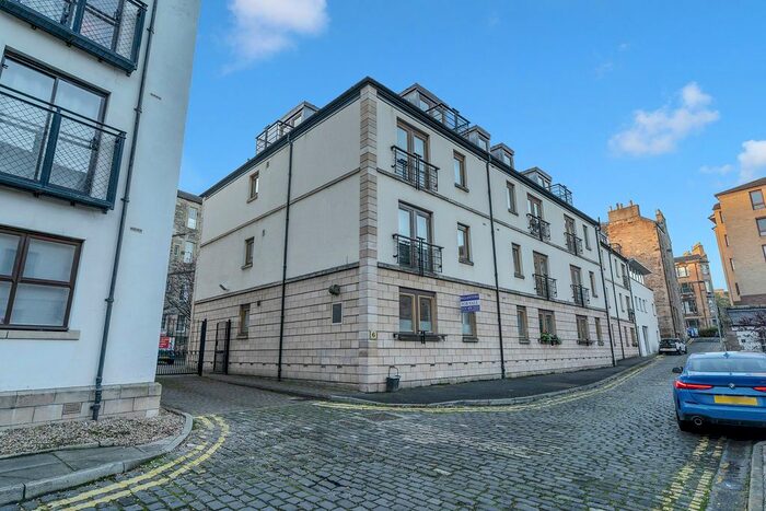 2 Bedroom Flat To Rent In West Silvermills Lane, Stockbridge, Edinburgh, EH3