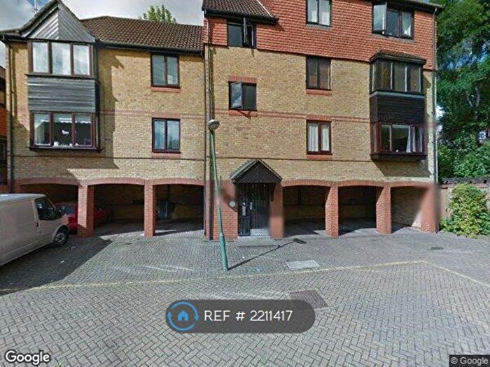 1 Bedroom Flat To Rent In Cliffe Walk, Sutton, SM1