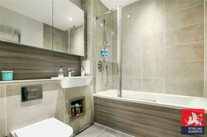 2 Bedroom Apartment To Rent In Maypole Court, Geoff Cade Way, London, E3