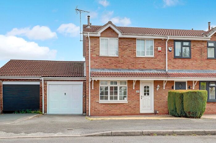 3 Bedroom Semi-Detached House For Sale In York Drive, Nottingham, NG8